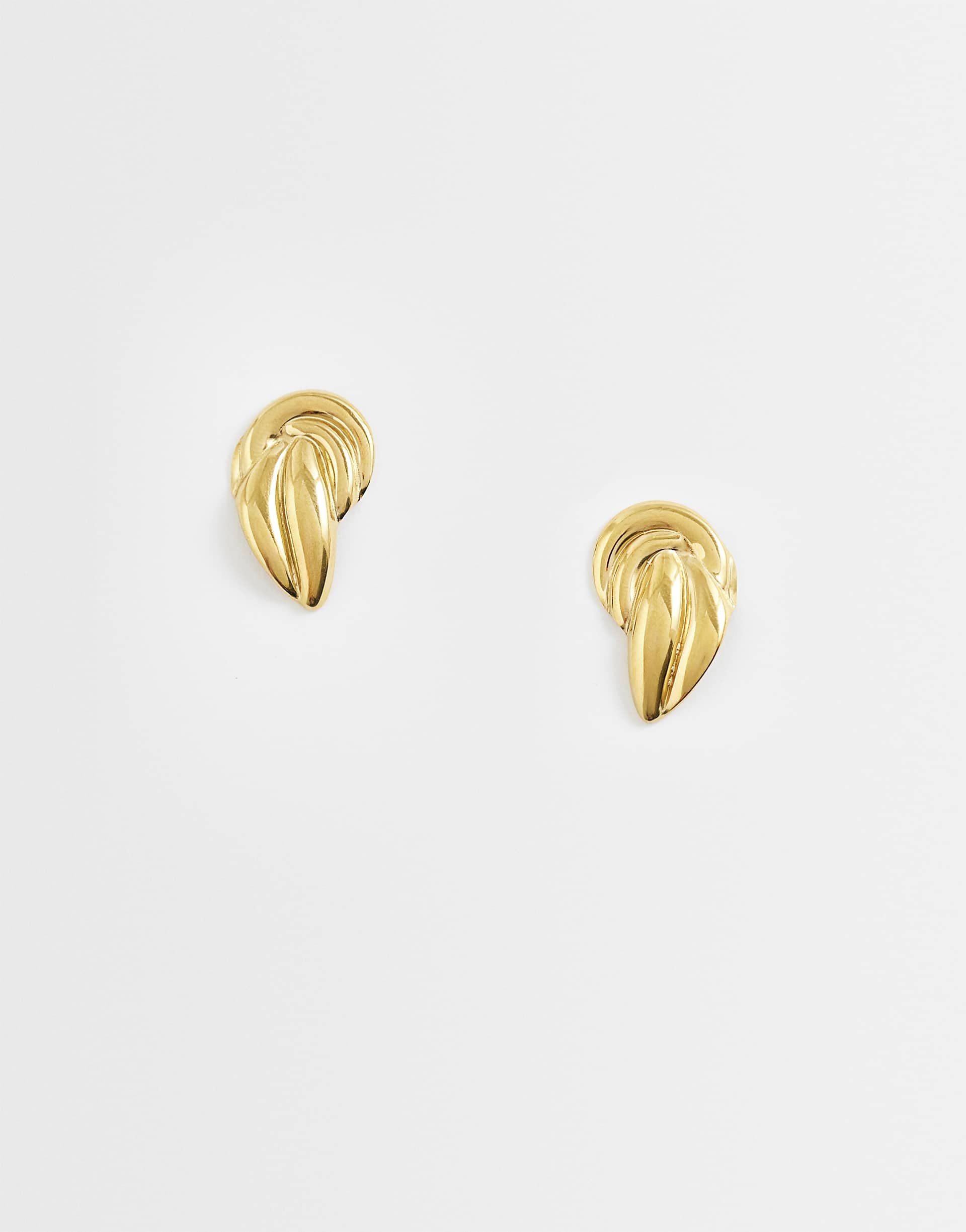 Lost Souls vintage knot stud earrings in 18kt gold-plated stainless steel