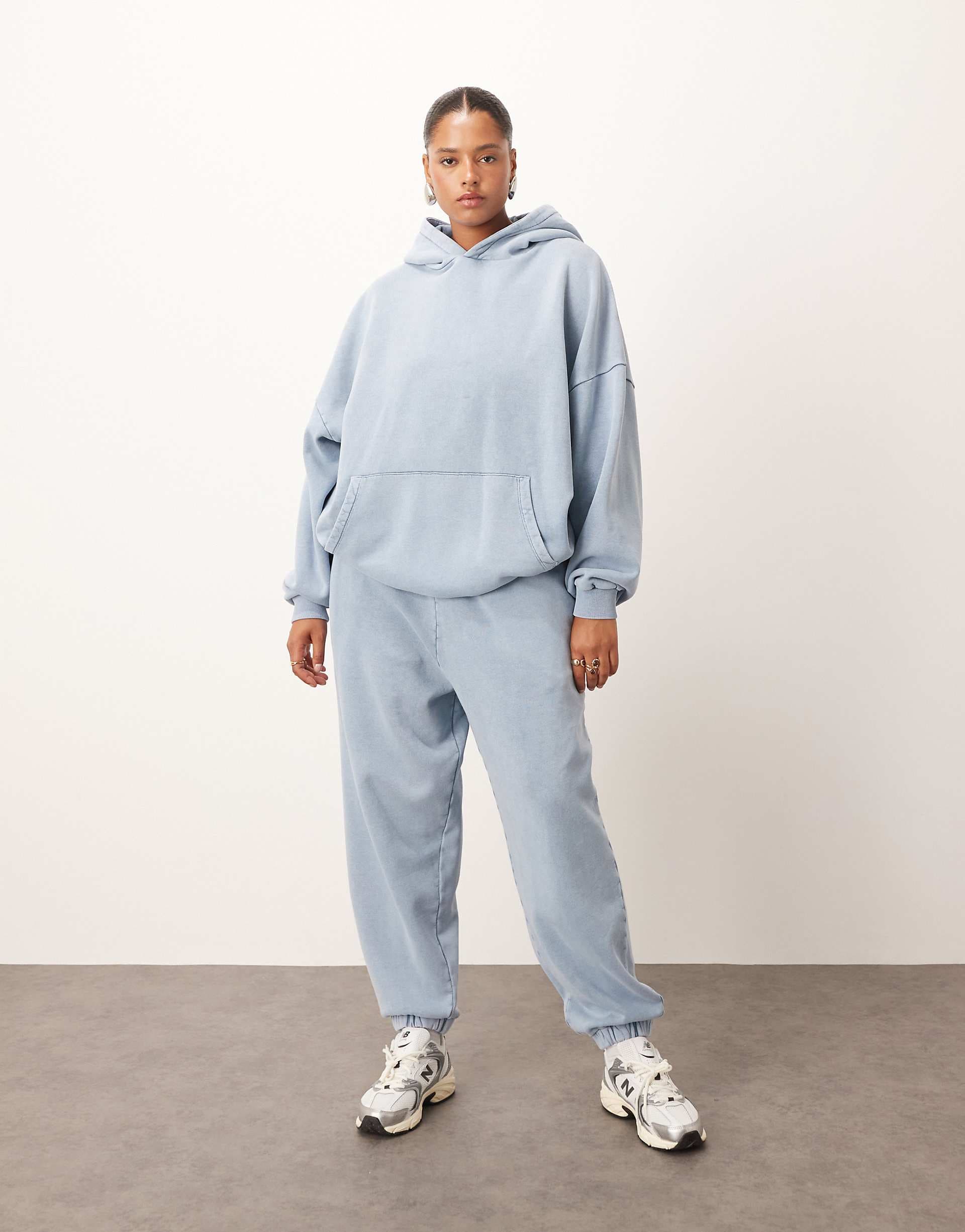 ARRANGE Curve premium acid wash sweatpants in soft blue