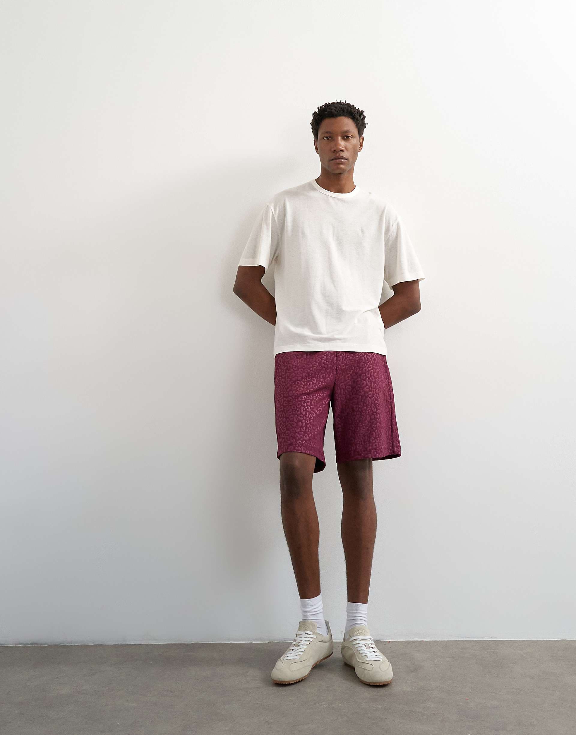 Topman leopard jacquard shorts in burgundy