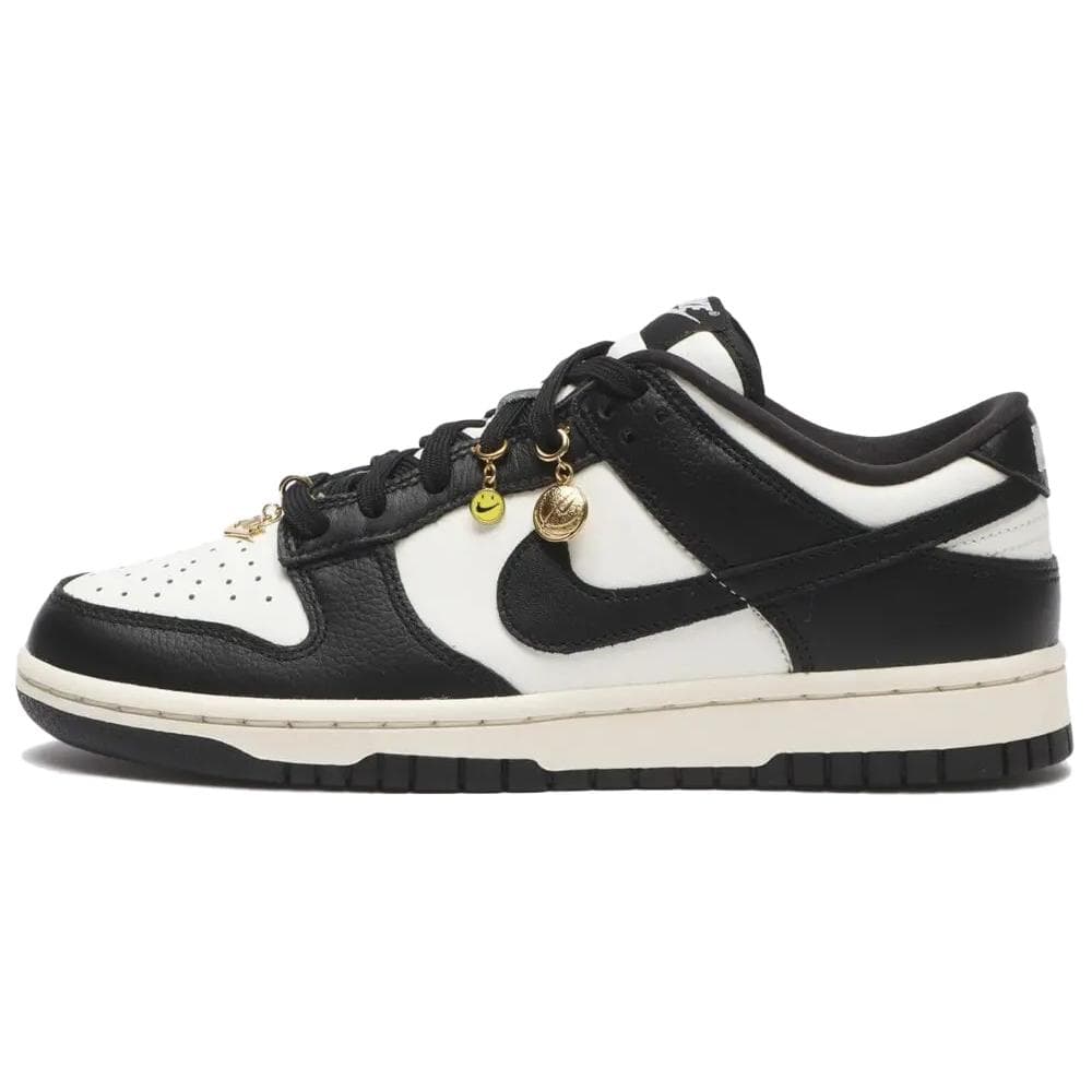 Nike Dunk Abrasion Resistant Low top Skateboard Shoes Women's Black White