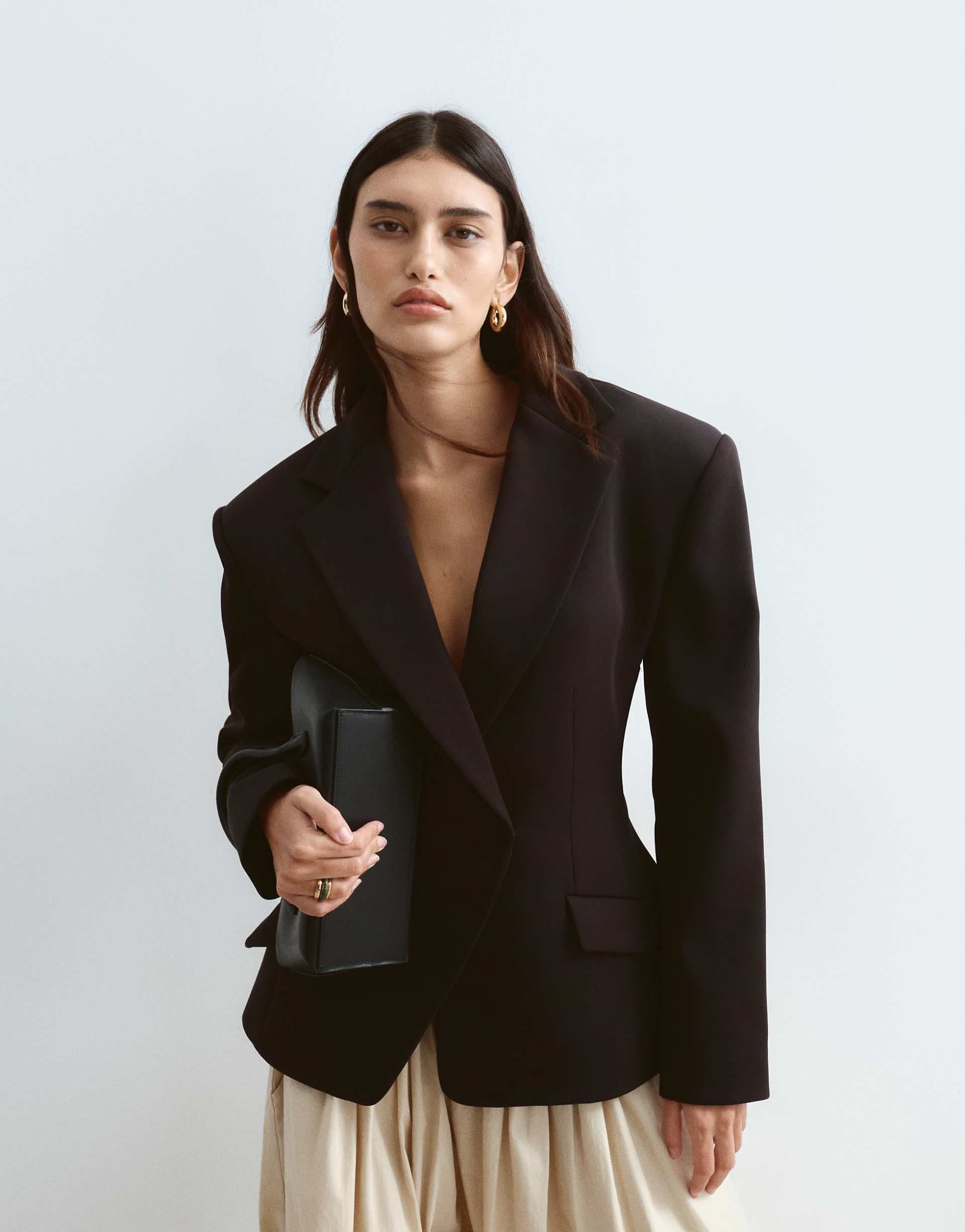 ARRANGE premium tailored blazer with cinched waist in black