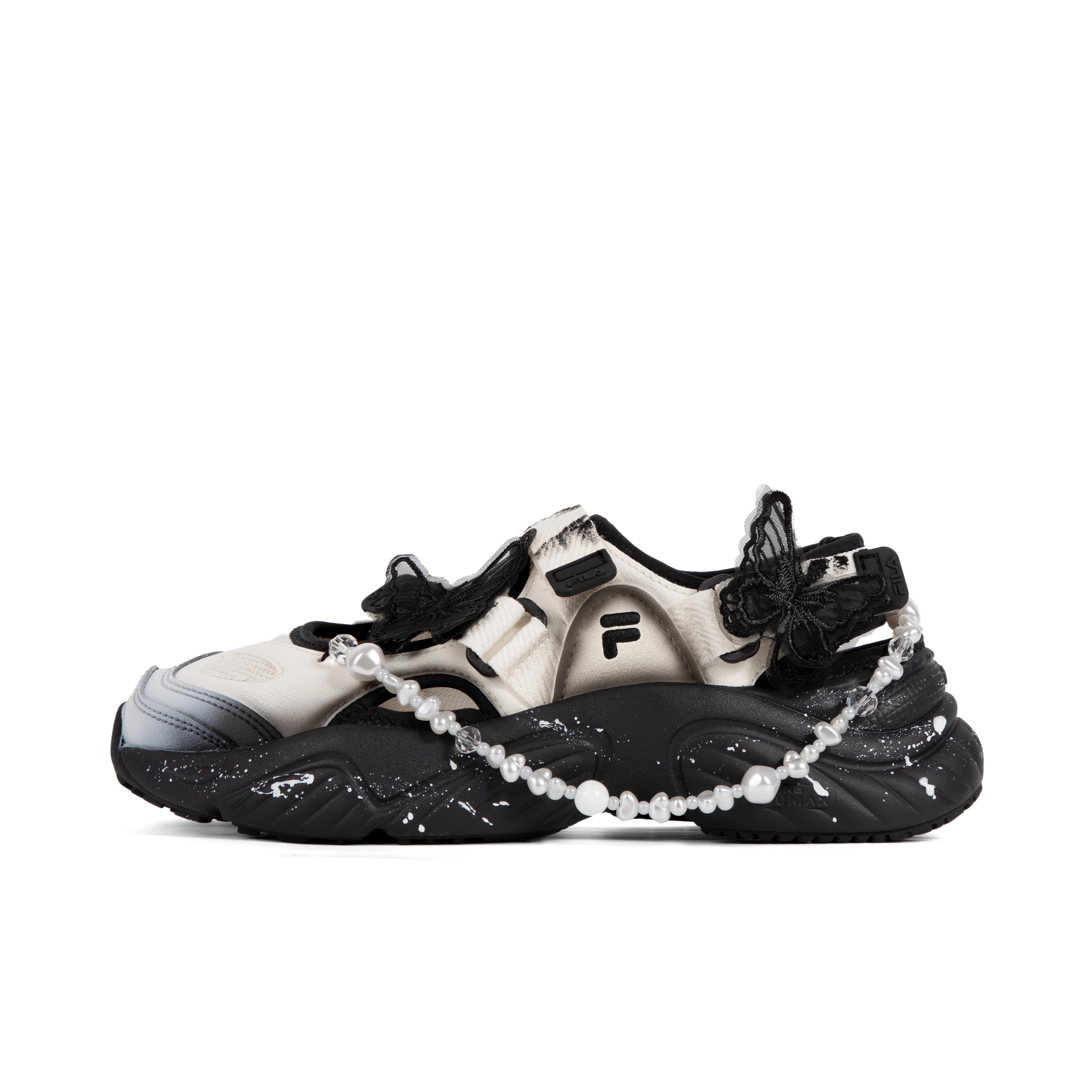 FILA Fusion Fabric Synthetic Leather Baroque Fashion Versatile Beach Sandals Women's Black White
