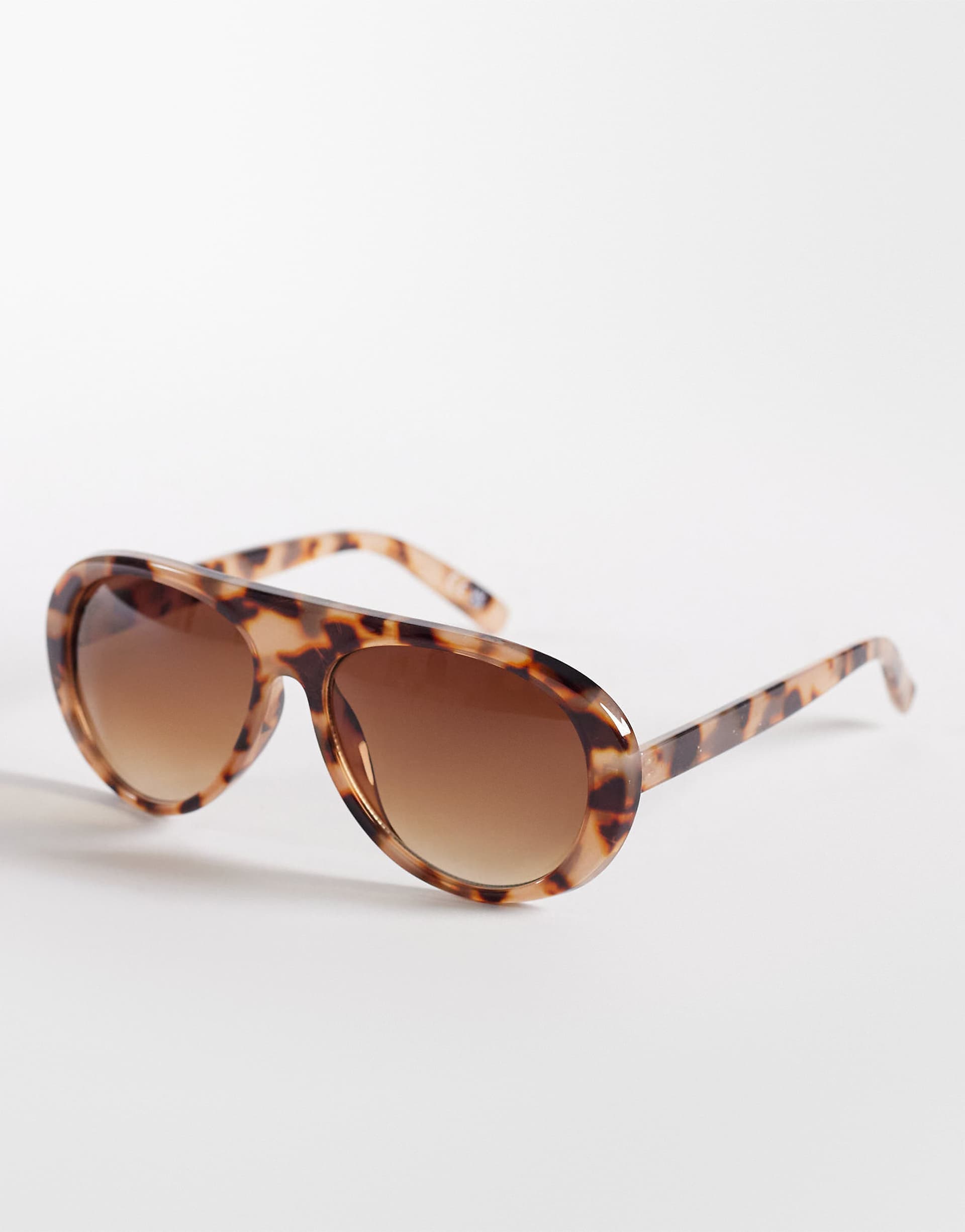 Jeepers Peepers flat top round sunglasses in light tort with brown lens