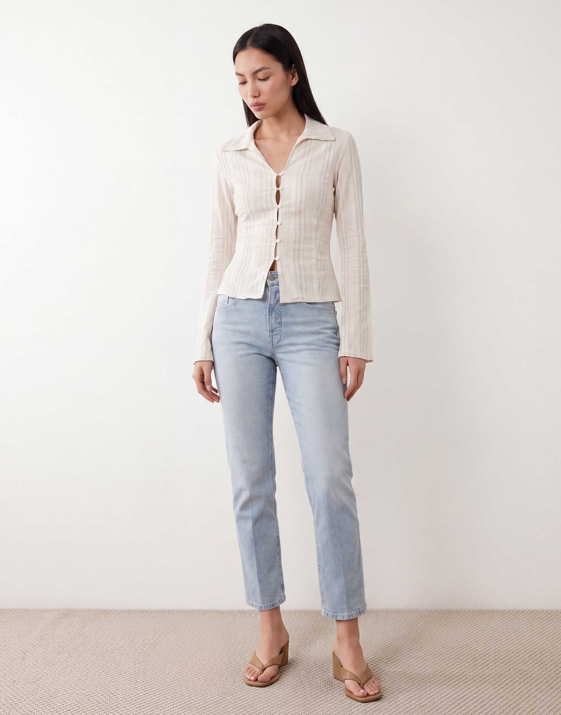 Good American good icon straight fit ankle leg jeans in light blue wash