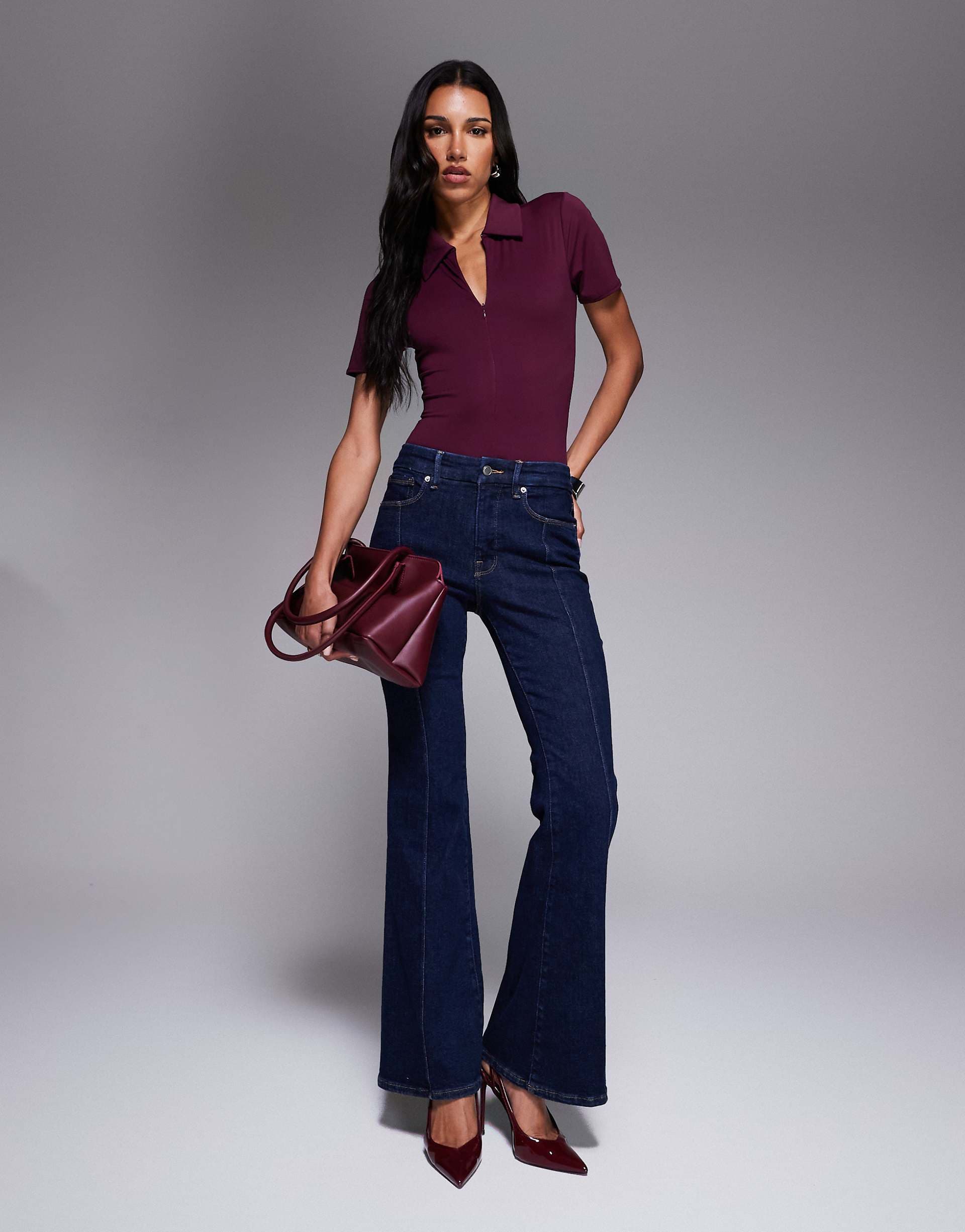 Good American good legs flare jeans in dark blue