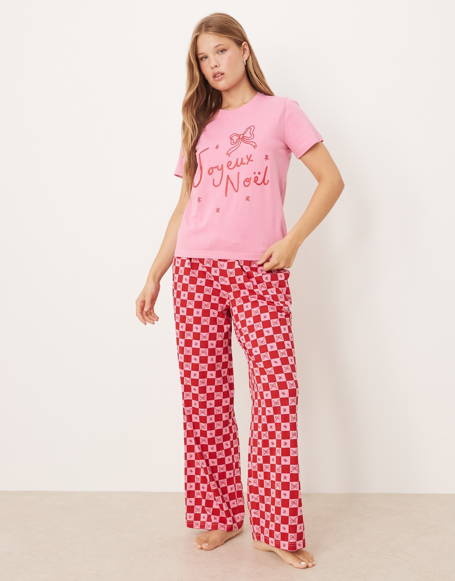 Threadbare short sleeve noel print pajamas with pattern pants in pink and red