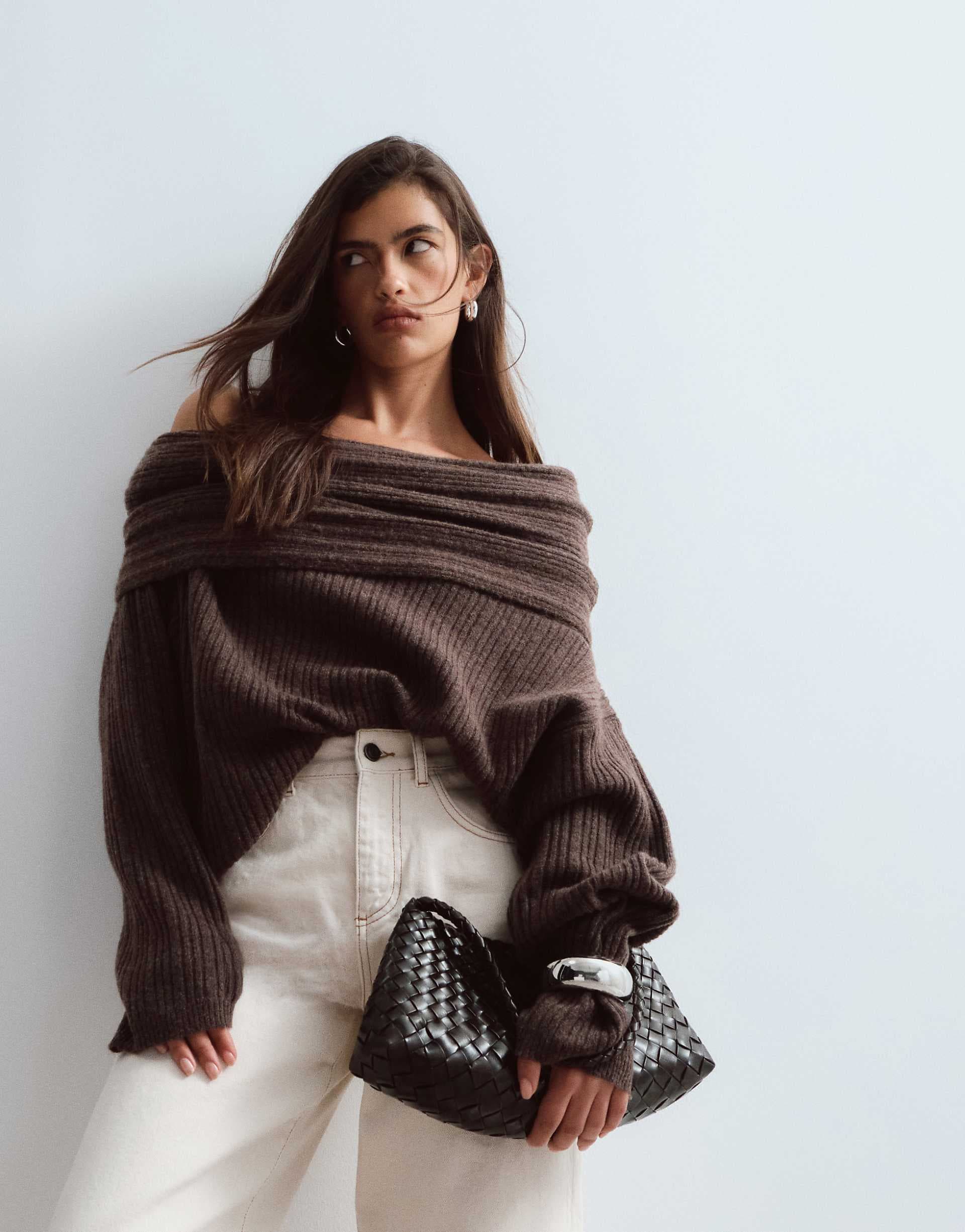 ARRANGE chunky rib knit off shoulder sweater in brown