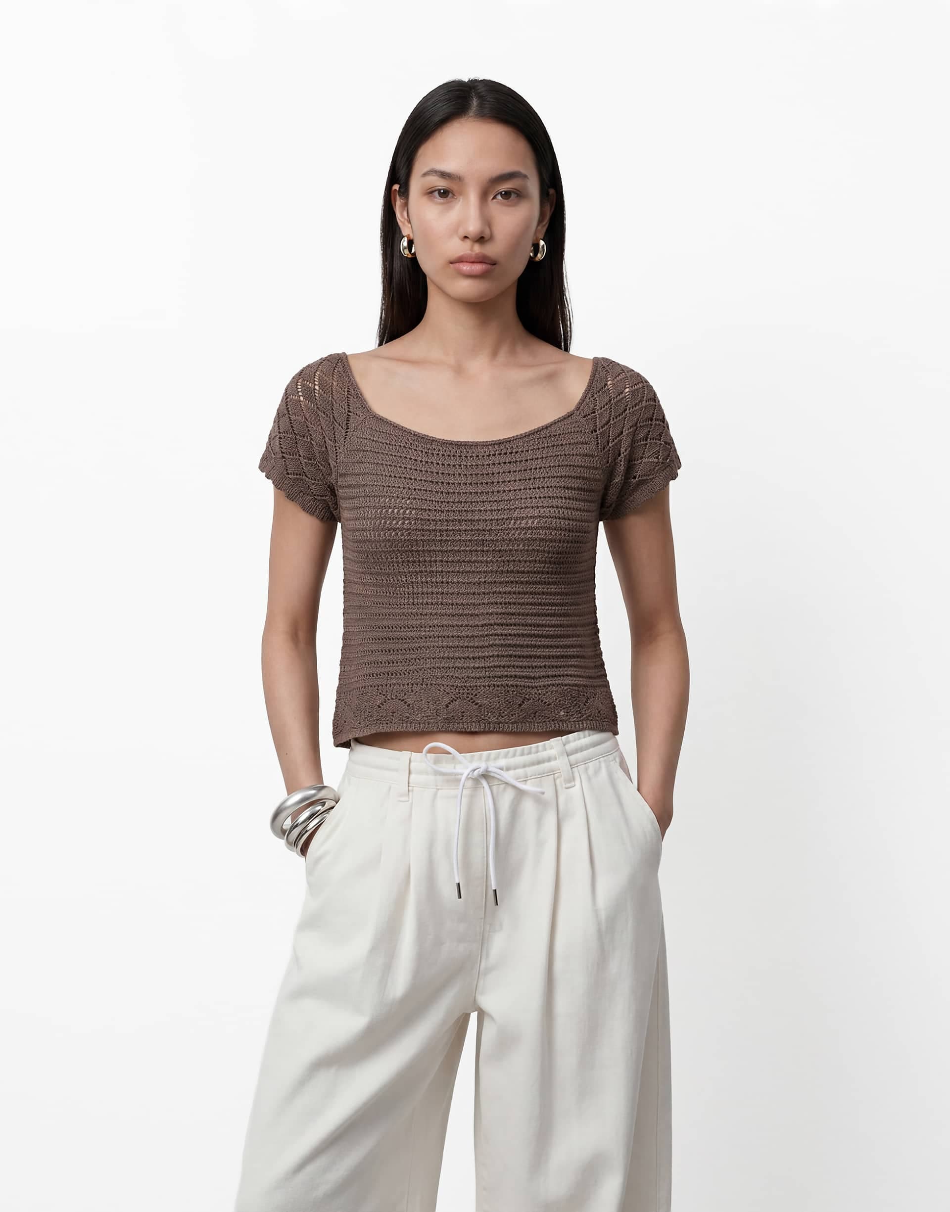 Noisy May short sleeve knit top in brown