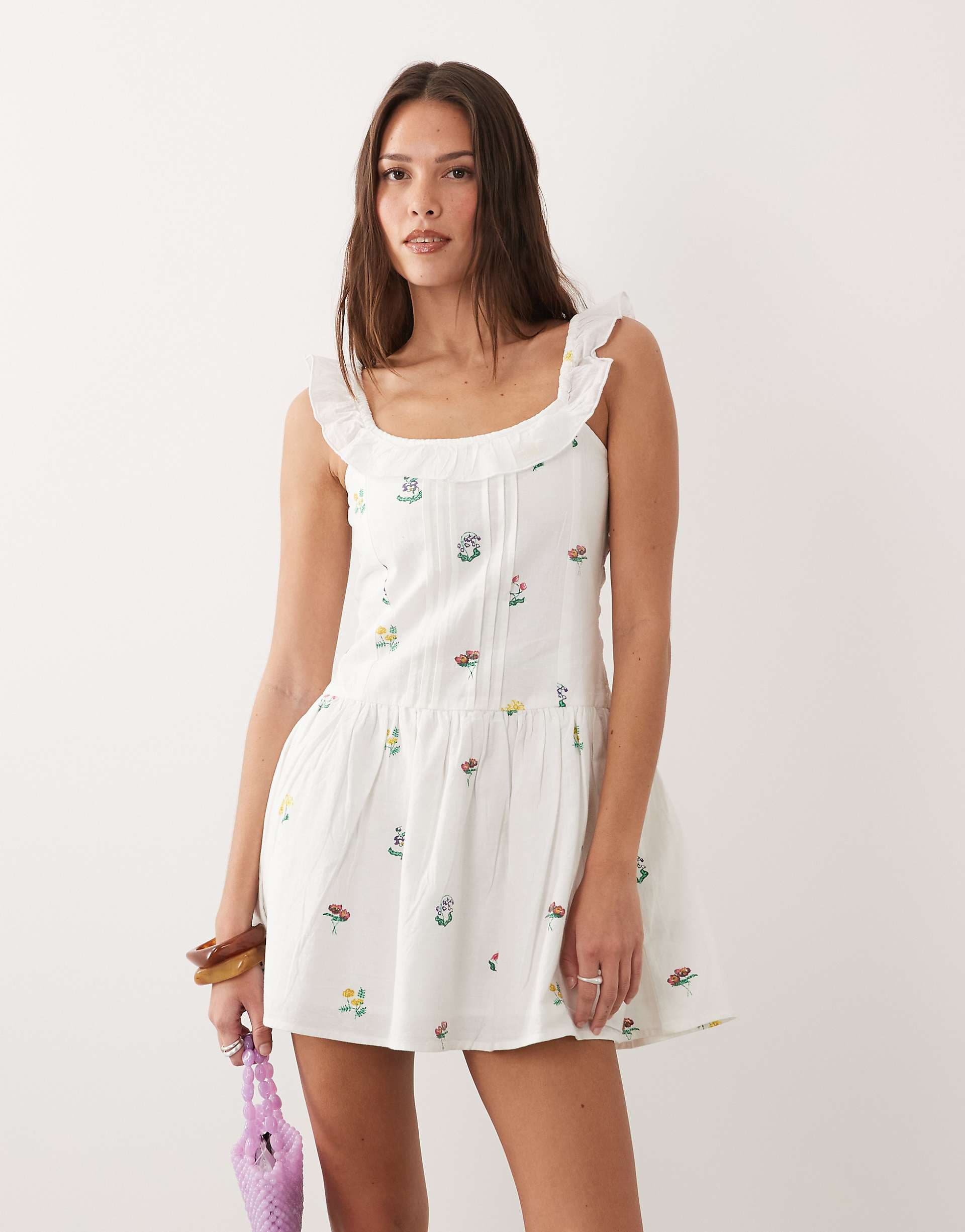 Esmée mini beach dress in white ditsy floral
