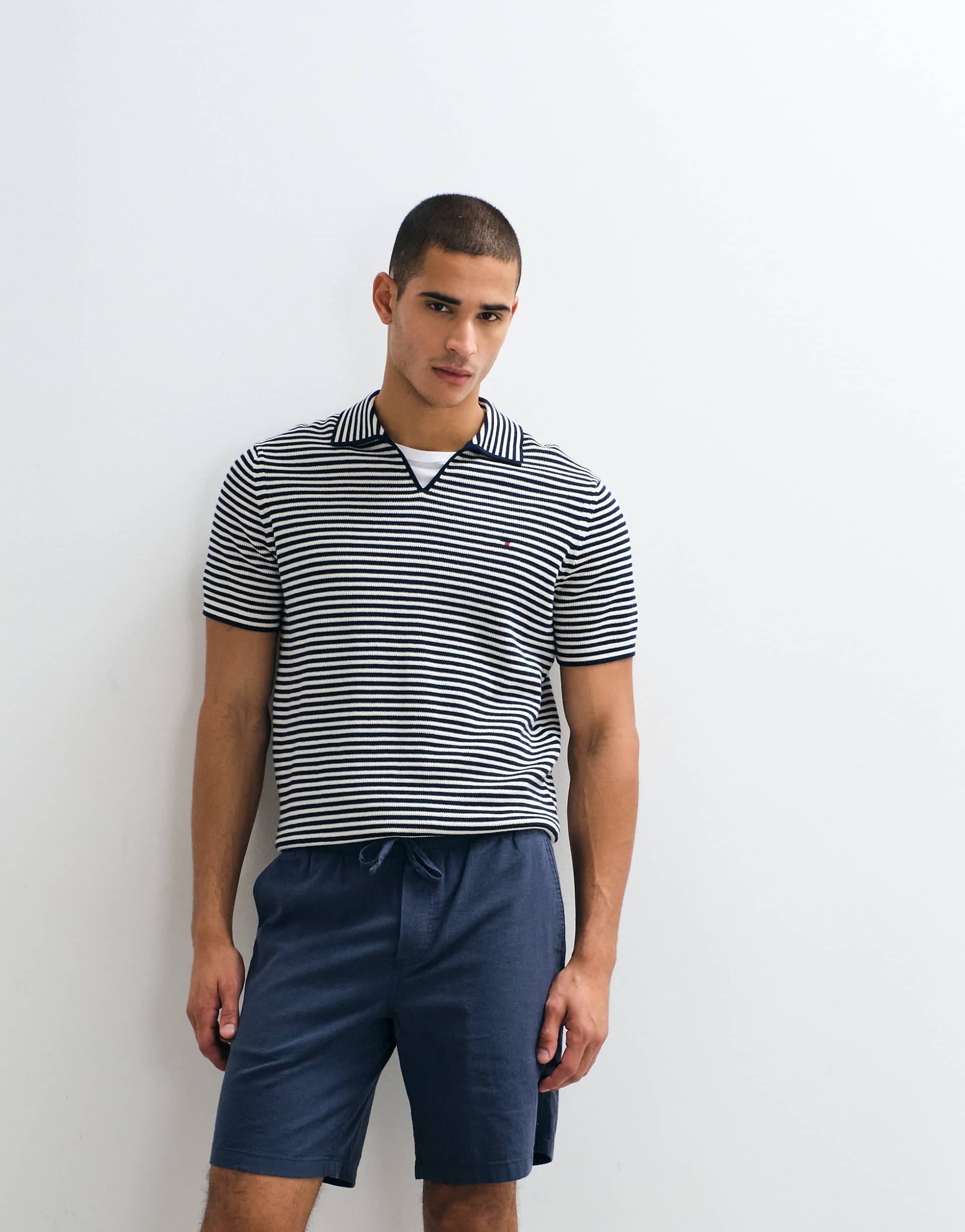 Tommy Hilfiger v-neck collared sweater top in white stripes