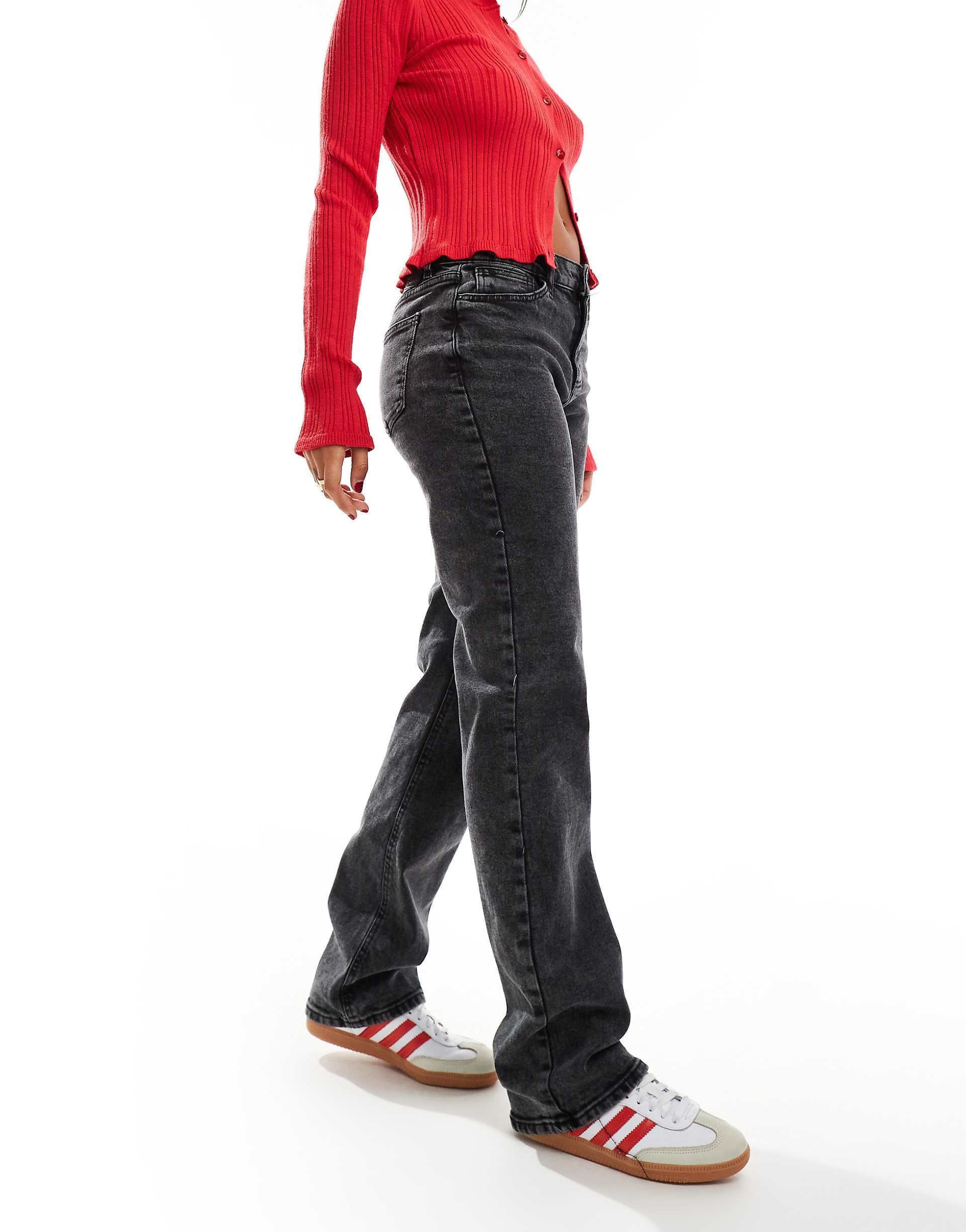 Pieces Kelly mid waisted straight leg jeans in dark gray wash