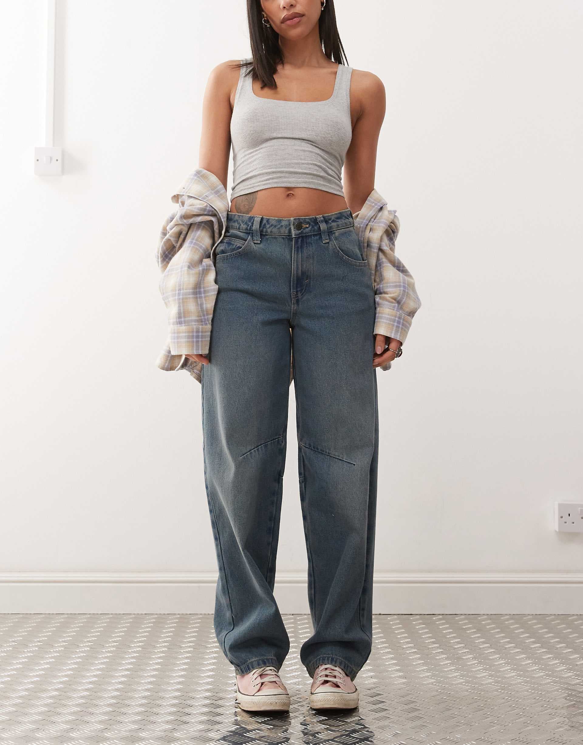 Noisy May Hazel barrel jeans with knee seam in vintage mid blue