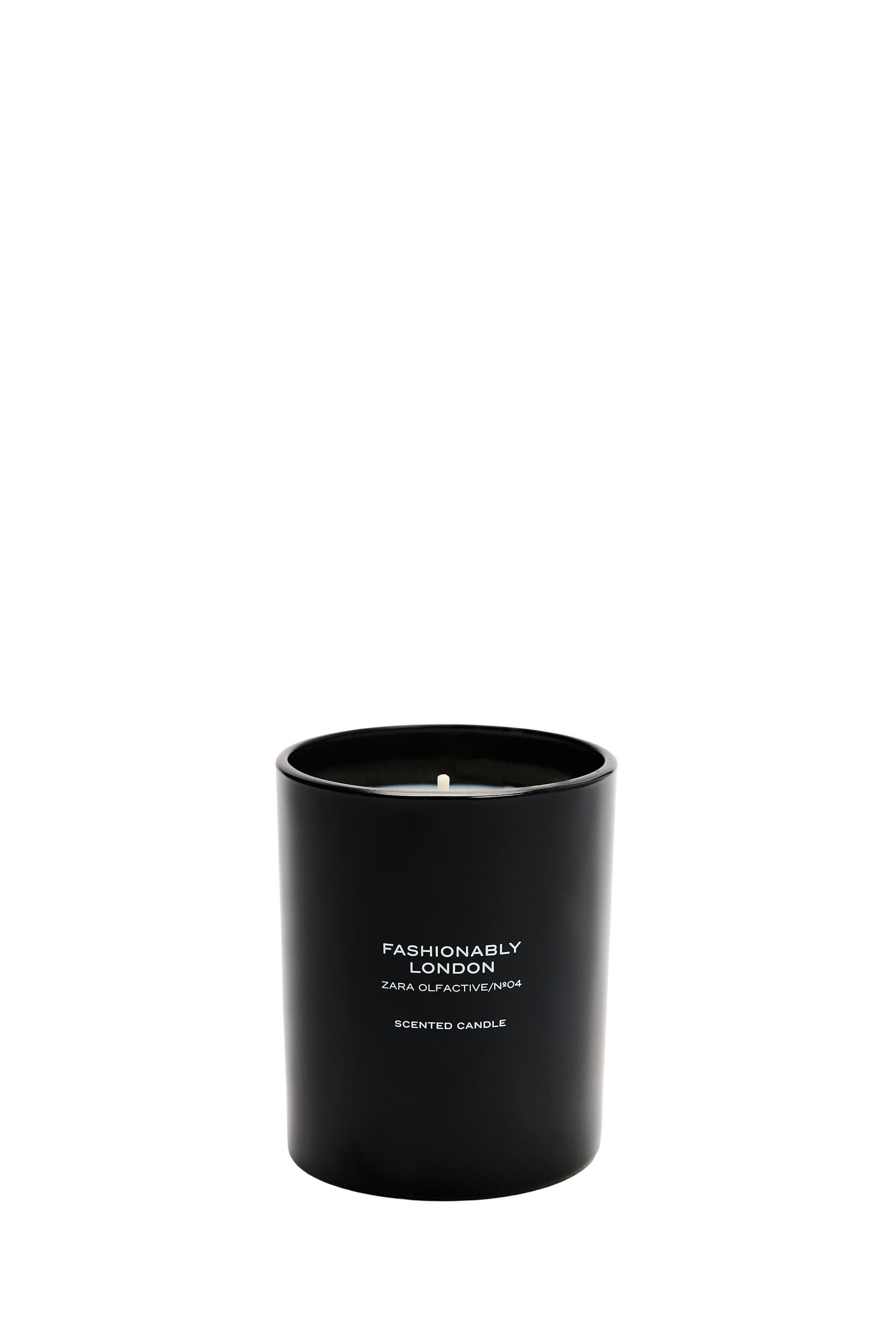 FASHIONABLY LONDON SCENTED CANDLE 200G (7.05 OZ).