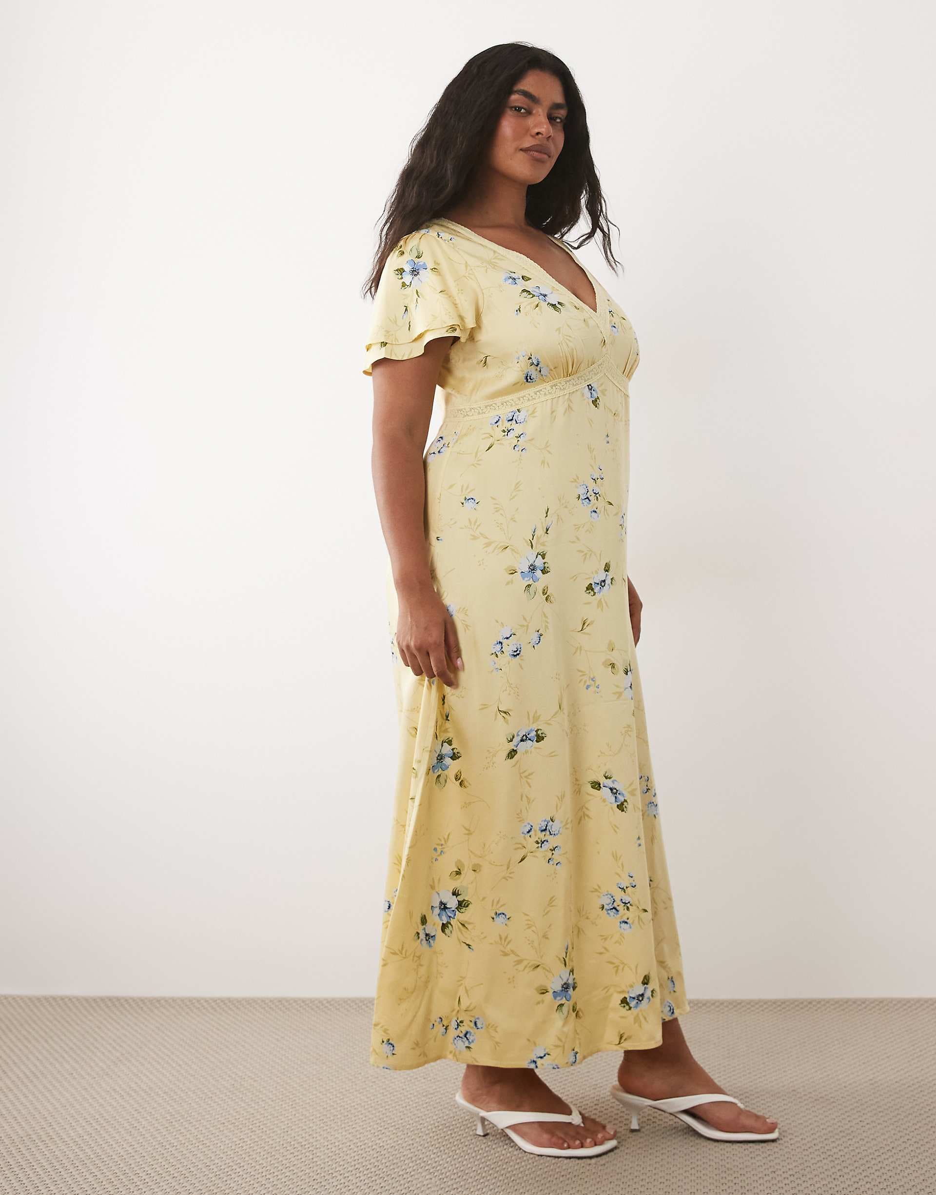 Nobody's Child Plus v-neck maxi dress with lace detail in yellow floral