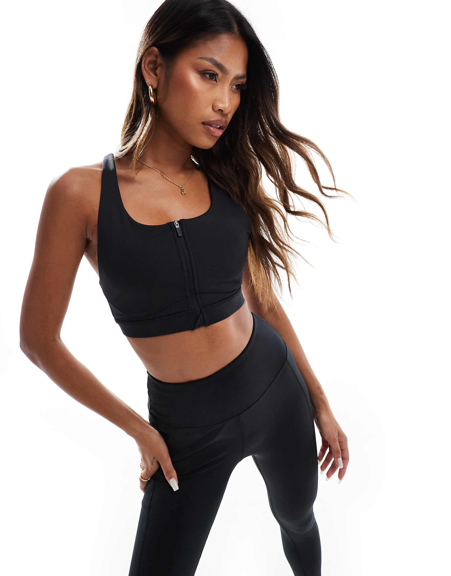 4505 Icon active high support sports bra with removable padding and adjustable straps in black