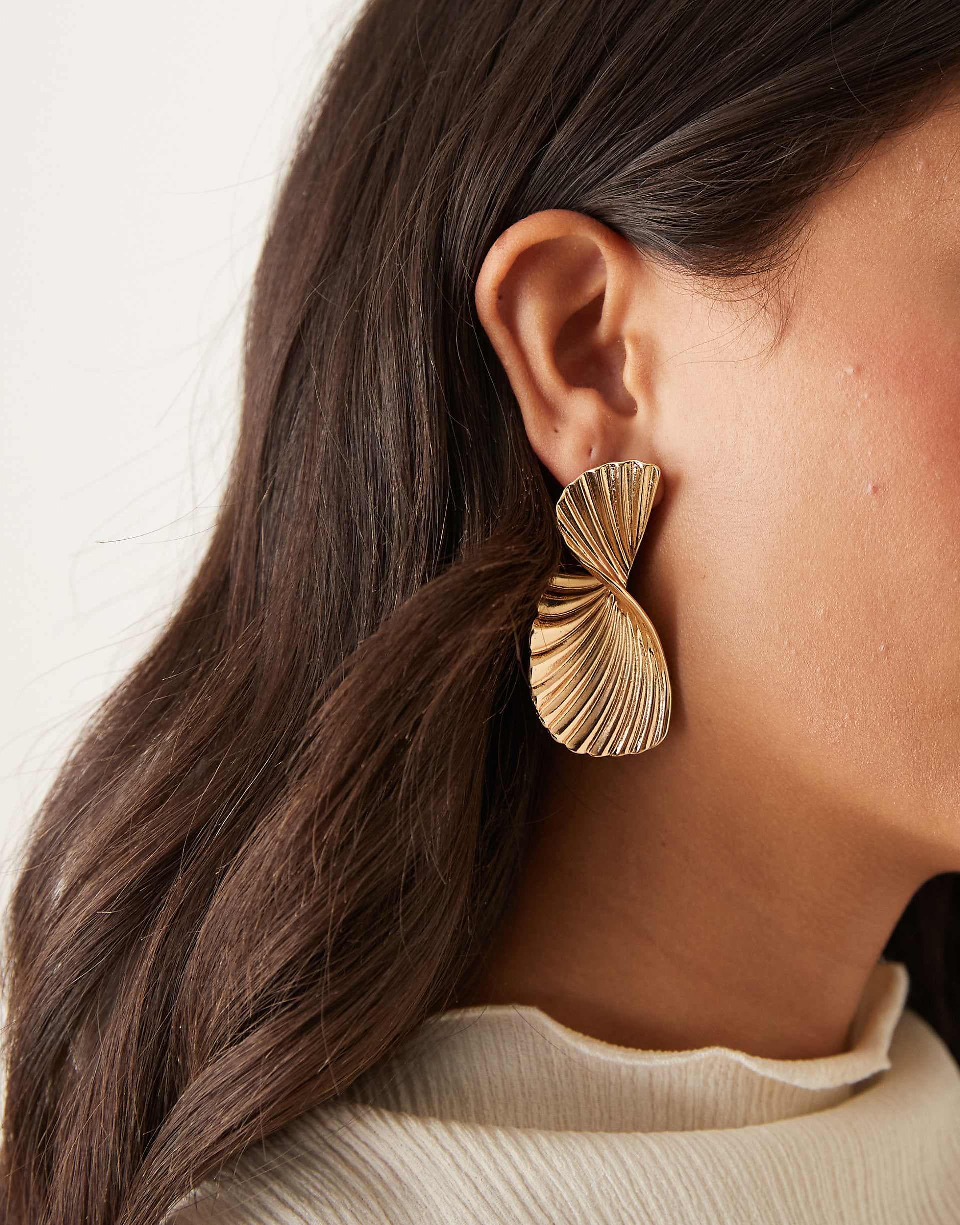 DesignB London fanned statement stud earrings in gold