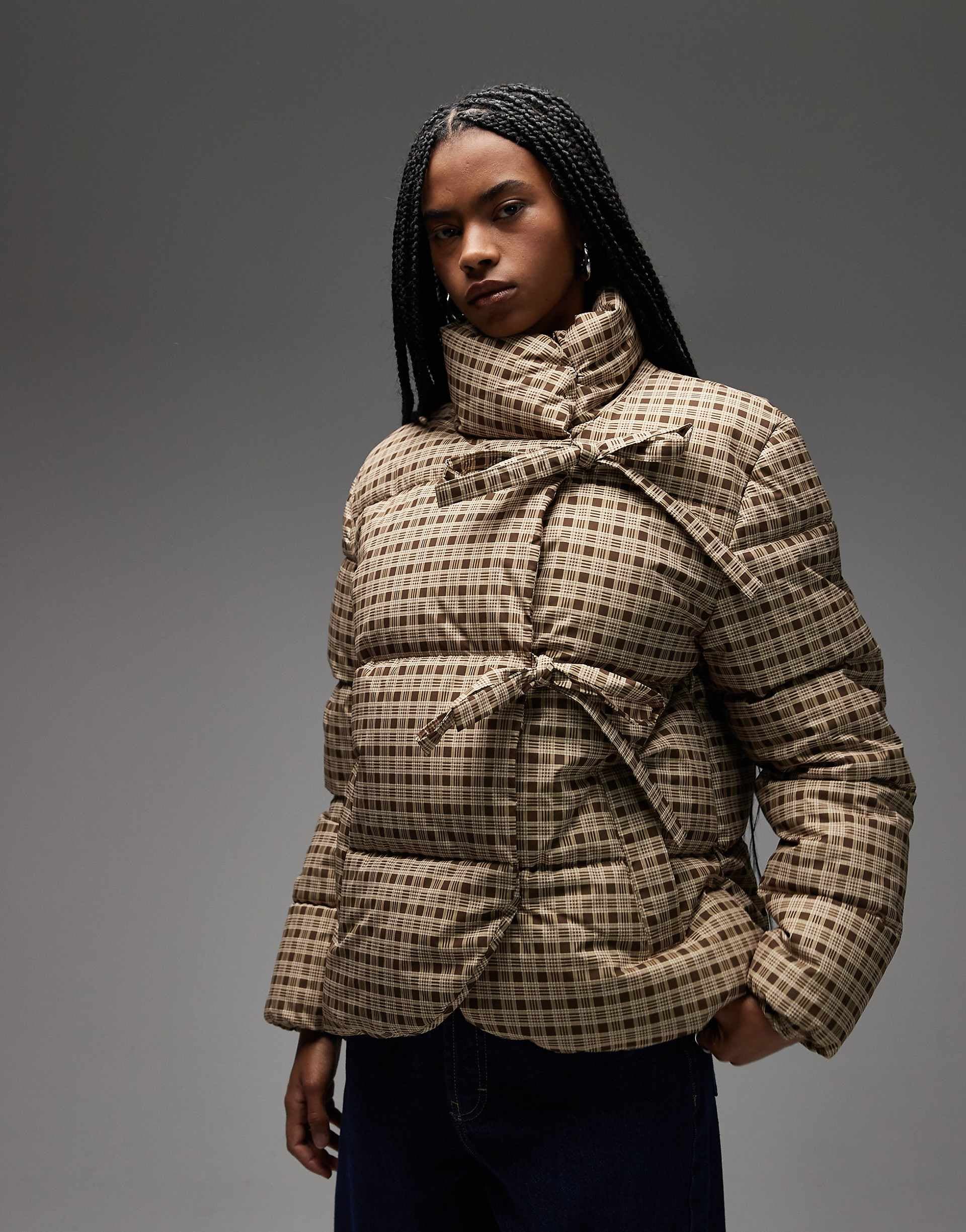 COLLUSION puffer coat with bow closure in brown plaid