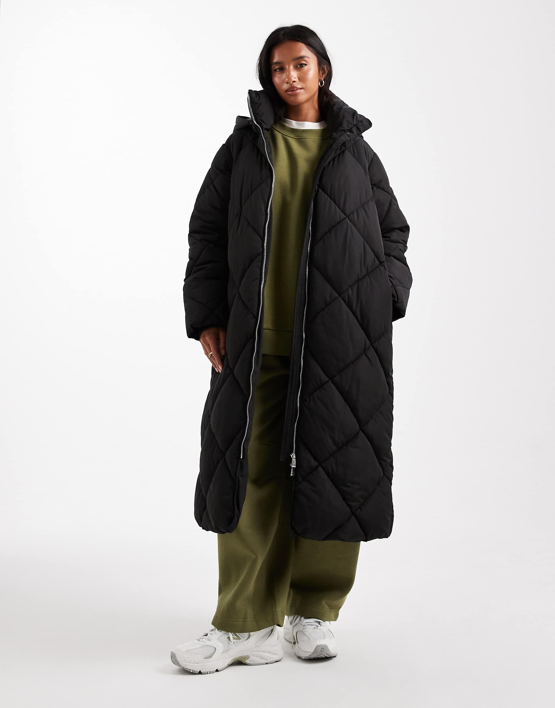 Miss Selfridge Petite quilted hooded maxi puffer coat in black